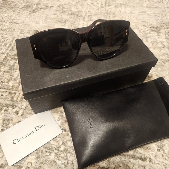 Christian DiorLady Studs Women's Black Round Sunglasses - Picture 4 of 9